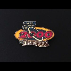 Vintage 1999 Disney Collectible Cloisonné Pin